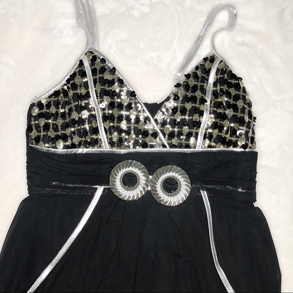 Angela Women Black Sexy Open Back Design Dress - Picture 4 of 8